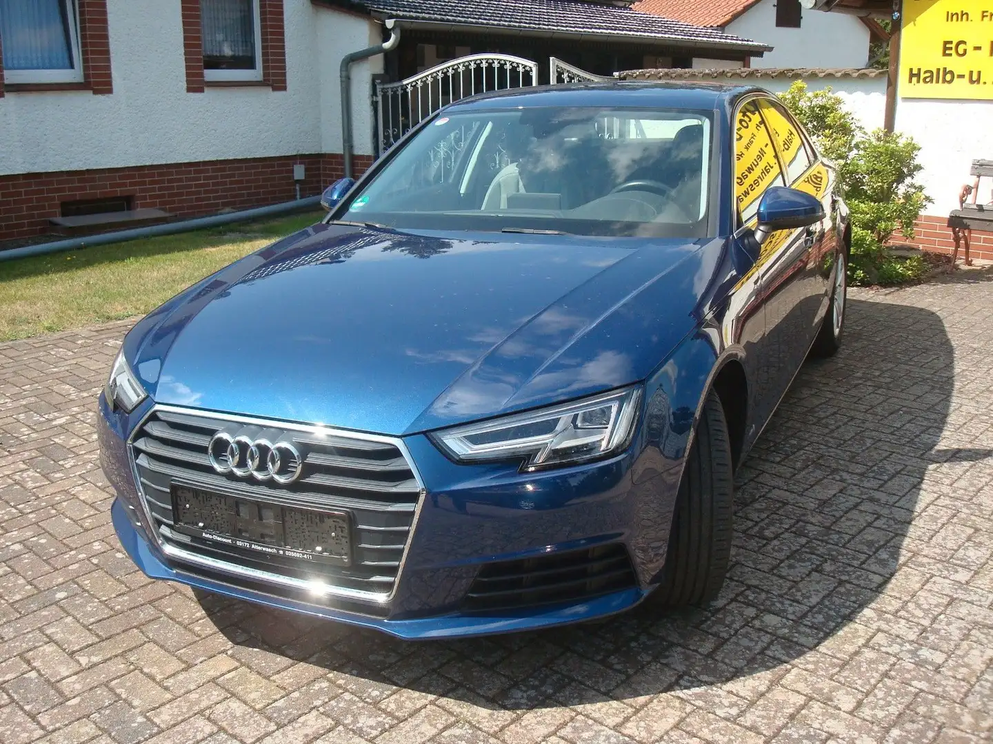 Audi A4 2.0 TDI Bleu - 1