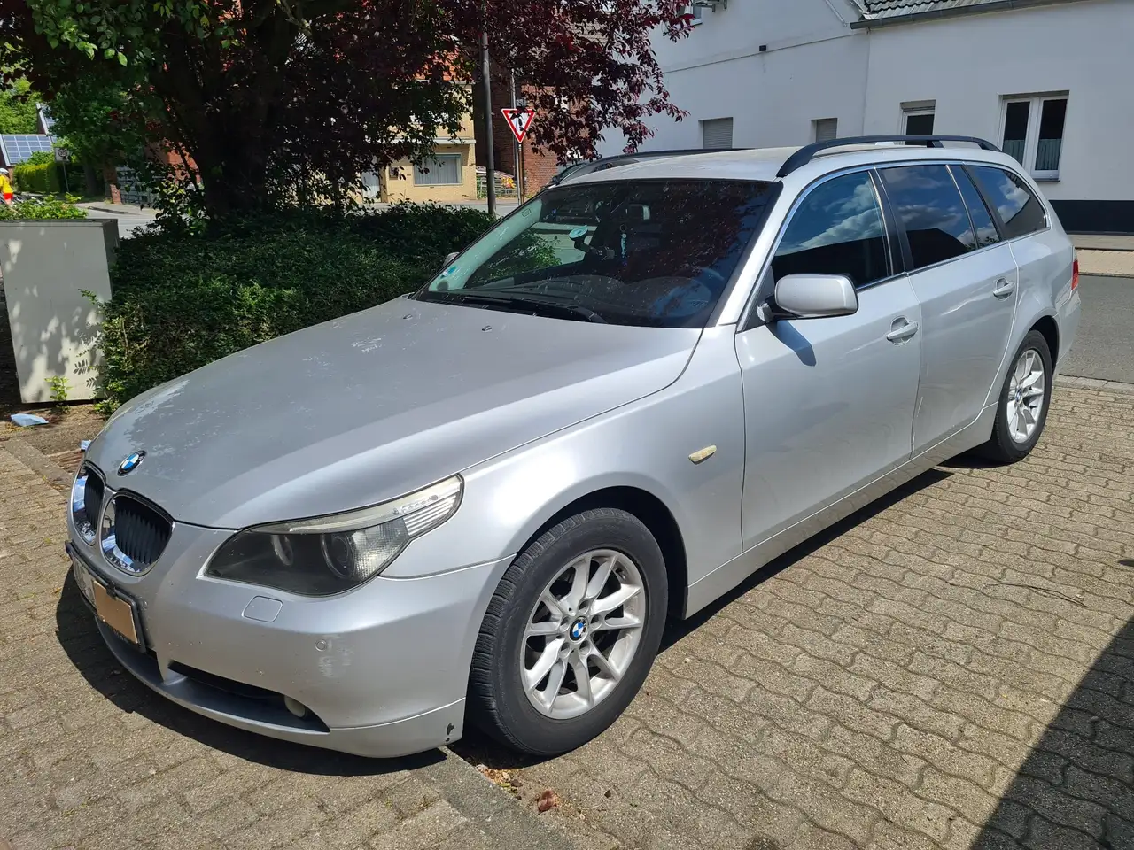 BMW 525