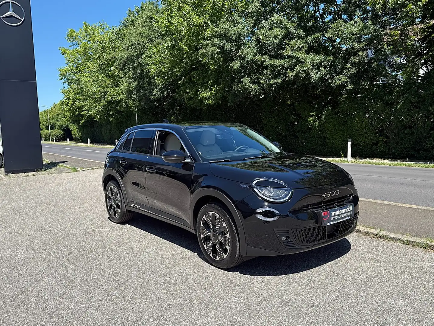 Fiat 600e 600 Elektro La Prima 54 kWh Černá - 2