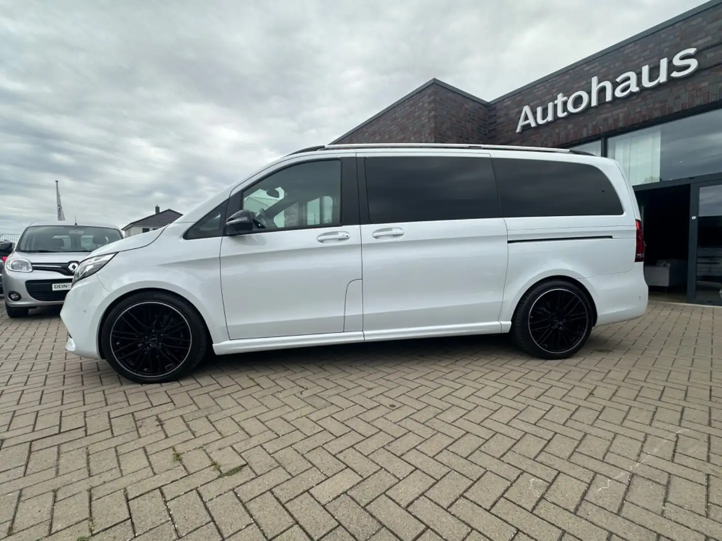 Mercedes-Benz V 300 d AMG AVANTGARDE EDITION lang Weiß - 2
