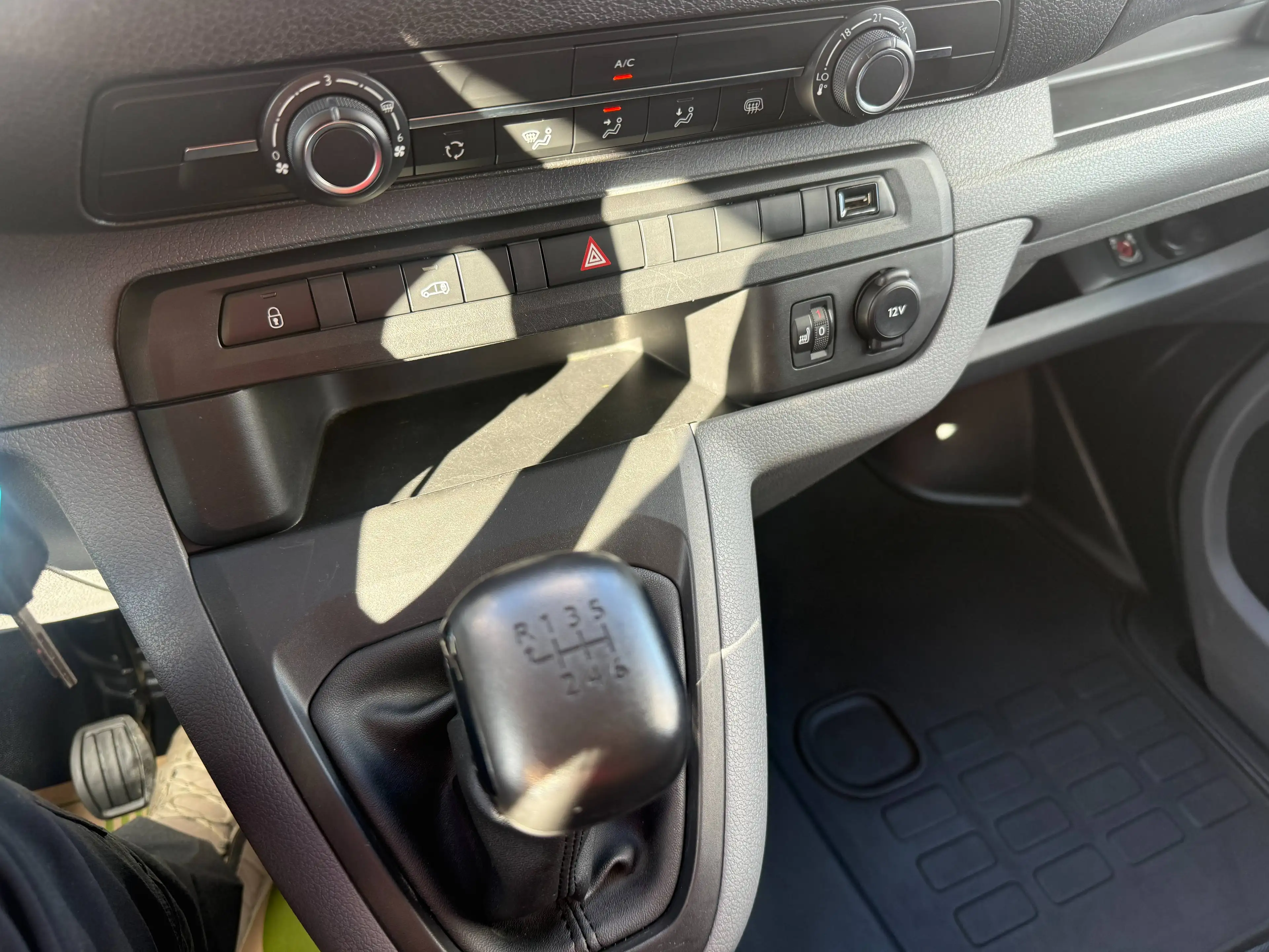 Citroen Jumpy 2.0L L3 **2X Porte latéral Clim Caméra Attelage — photo 19