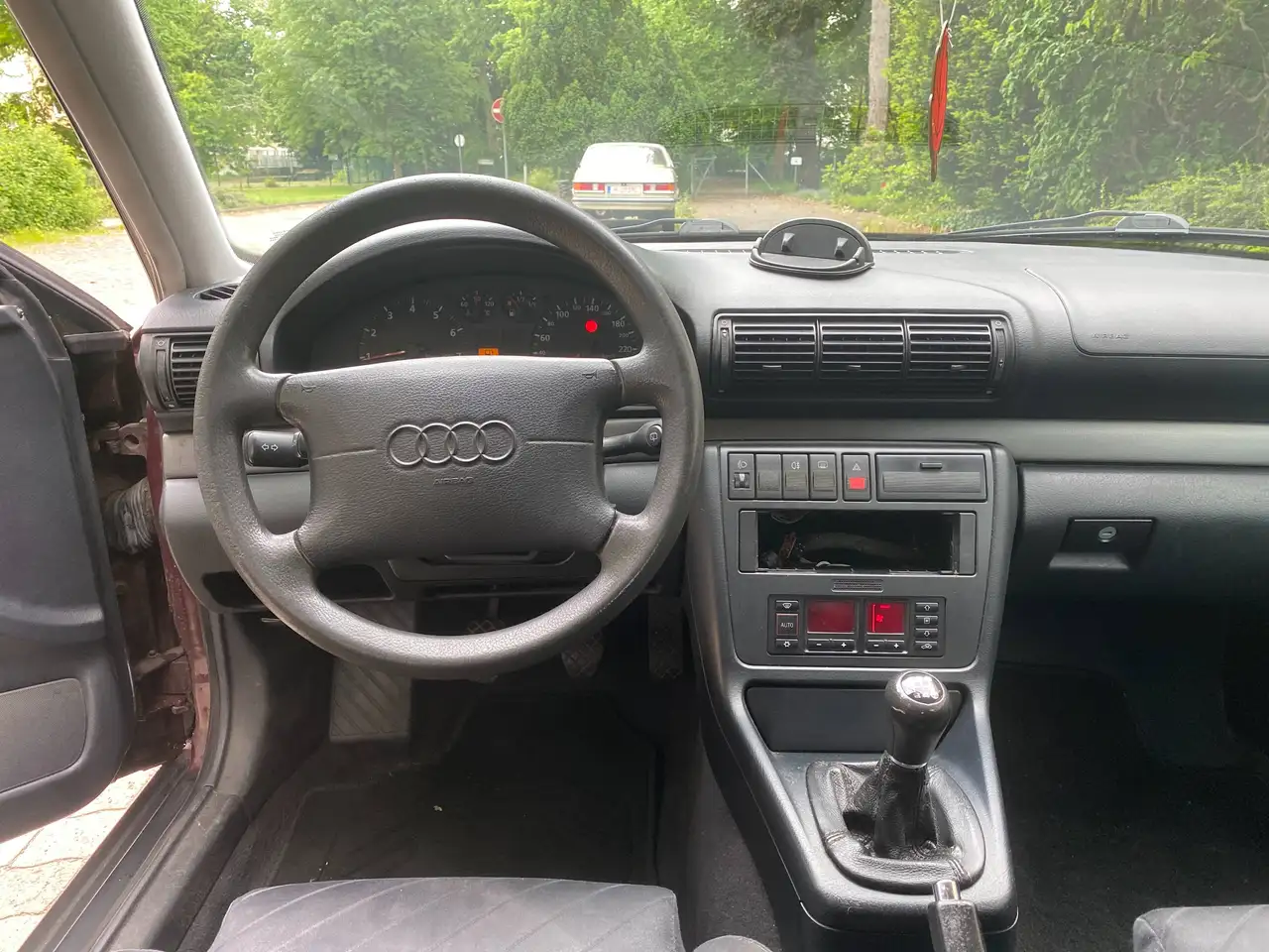 Audi A4 Avant 1.8, 16 Monate TÜV, Klima, Reifen neu, eSSD,, foto 9