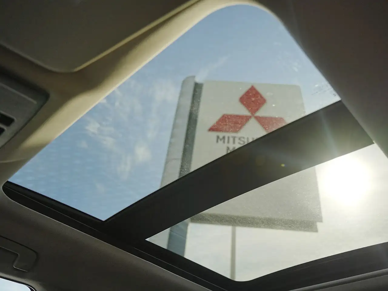 Mitsubishi Outlander снимка Mitsubishi Outlander