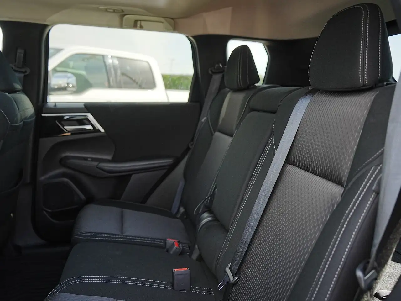 Mitsubishi Outlander снимка Mitsubishi Outlander