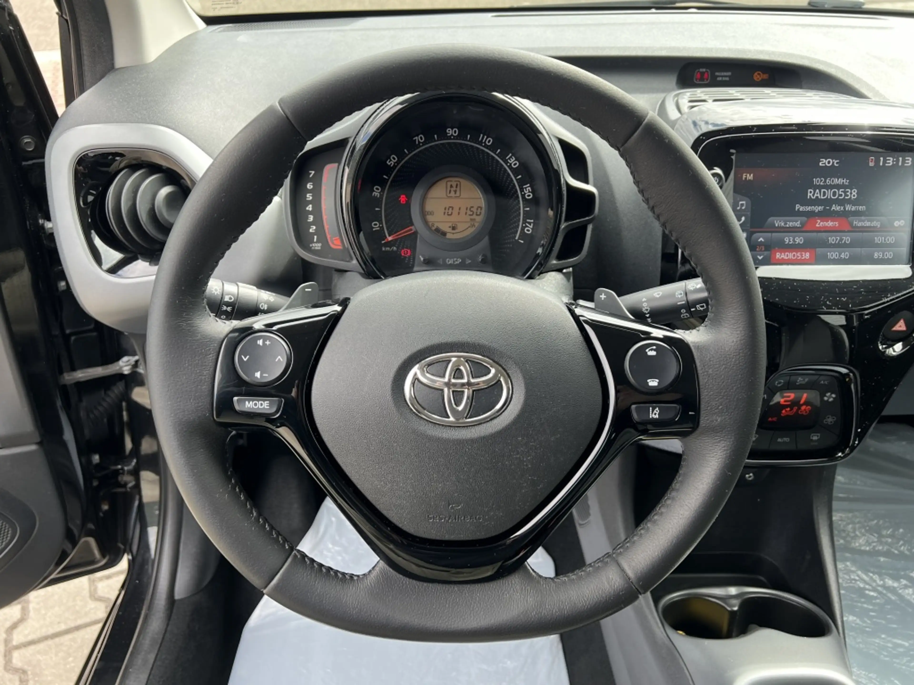 Toyota Aygo 1.0 VVT-i X-Play Automaat 5-deurs | Keyless Start — photo 16