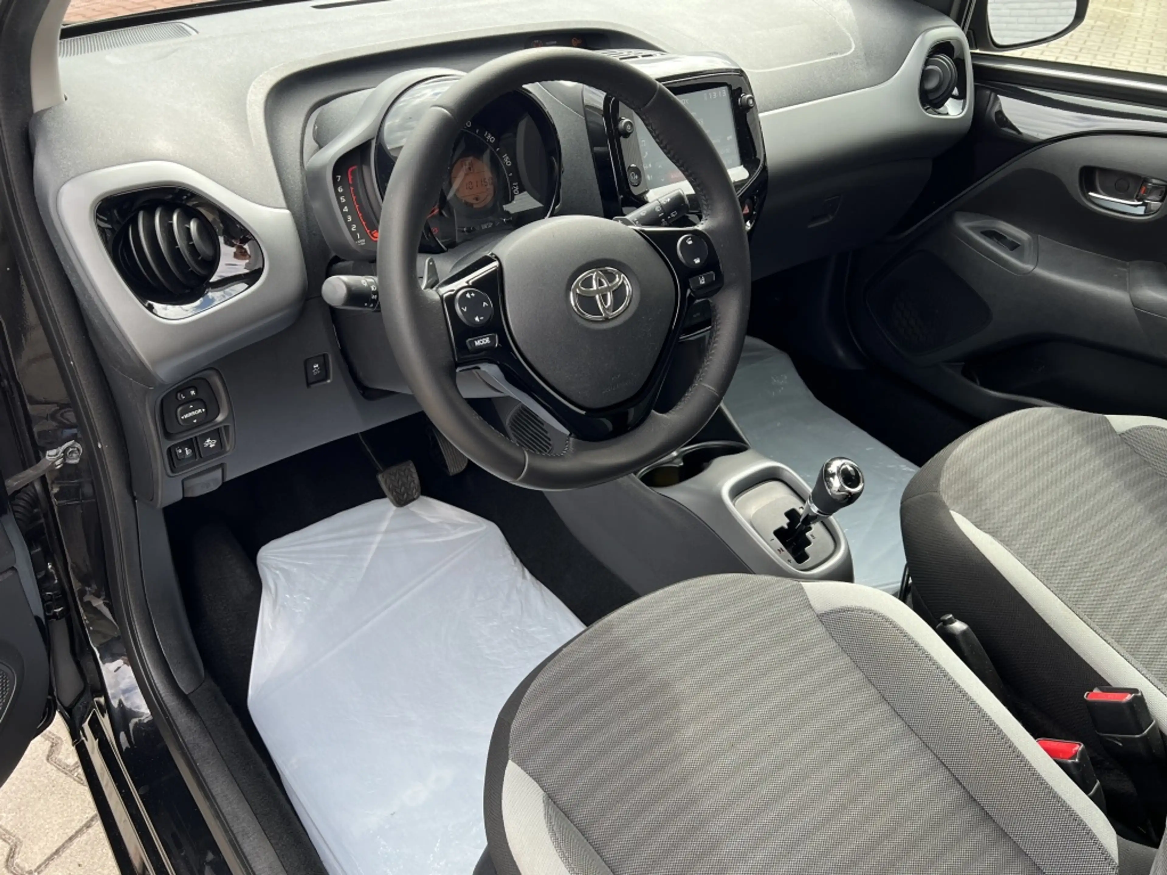 Toyota Aygo 1.0 VVT-i X-Play Automaat 5-deurs | Keyless Start — photo 12