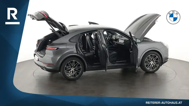 Porsche Cayenne view 12