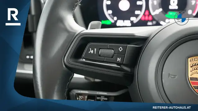 Porsche Cayenne view 19