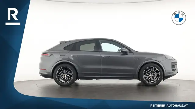 Porsche Cayenne view 7