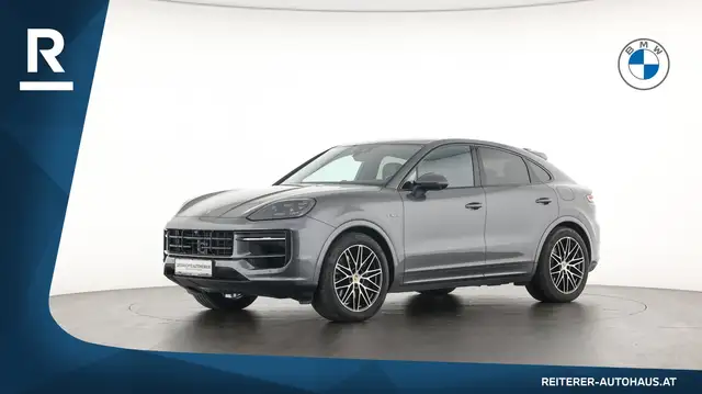 Porsche Cayenne view 3