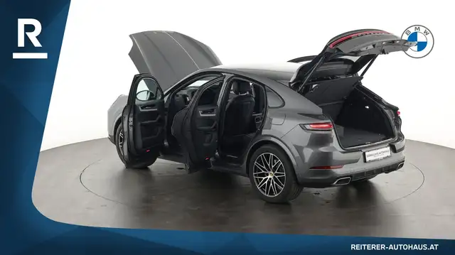 Porsche Cayenne view 10