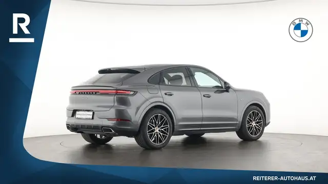 Porsche Cayenne view 6