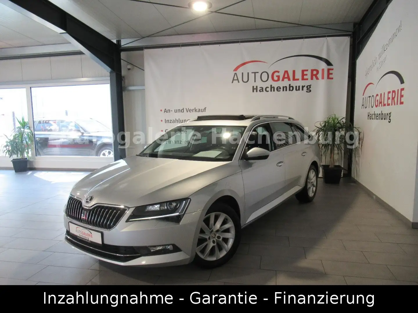 Skoda Superb Combi Style 4x4 DSG/Navi/CarPlay/Leder/E6 Argent - 1