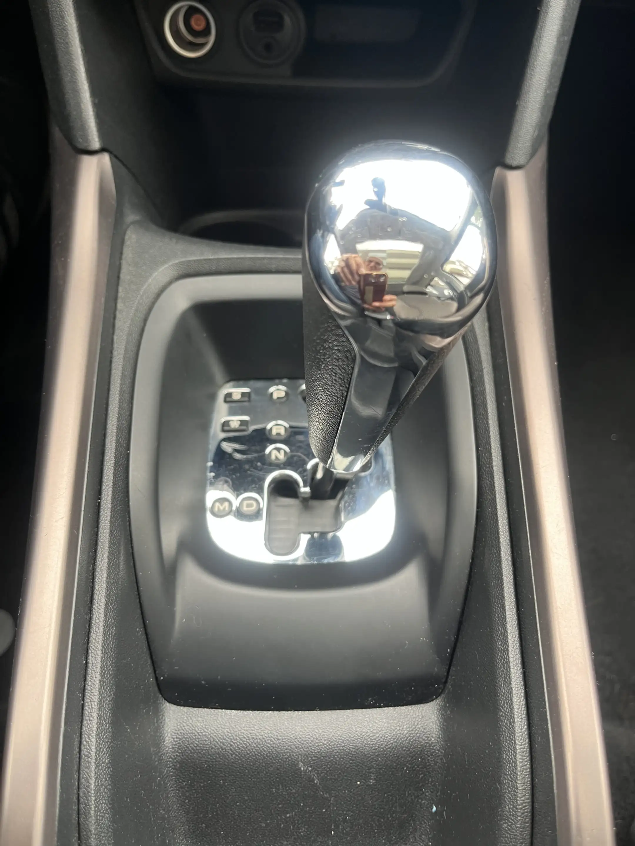 Peugeot 2008 1.6 VTi Allure — photo 17