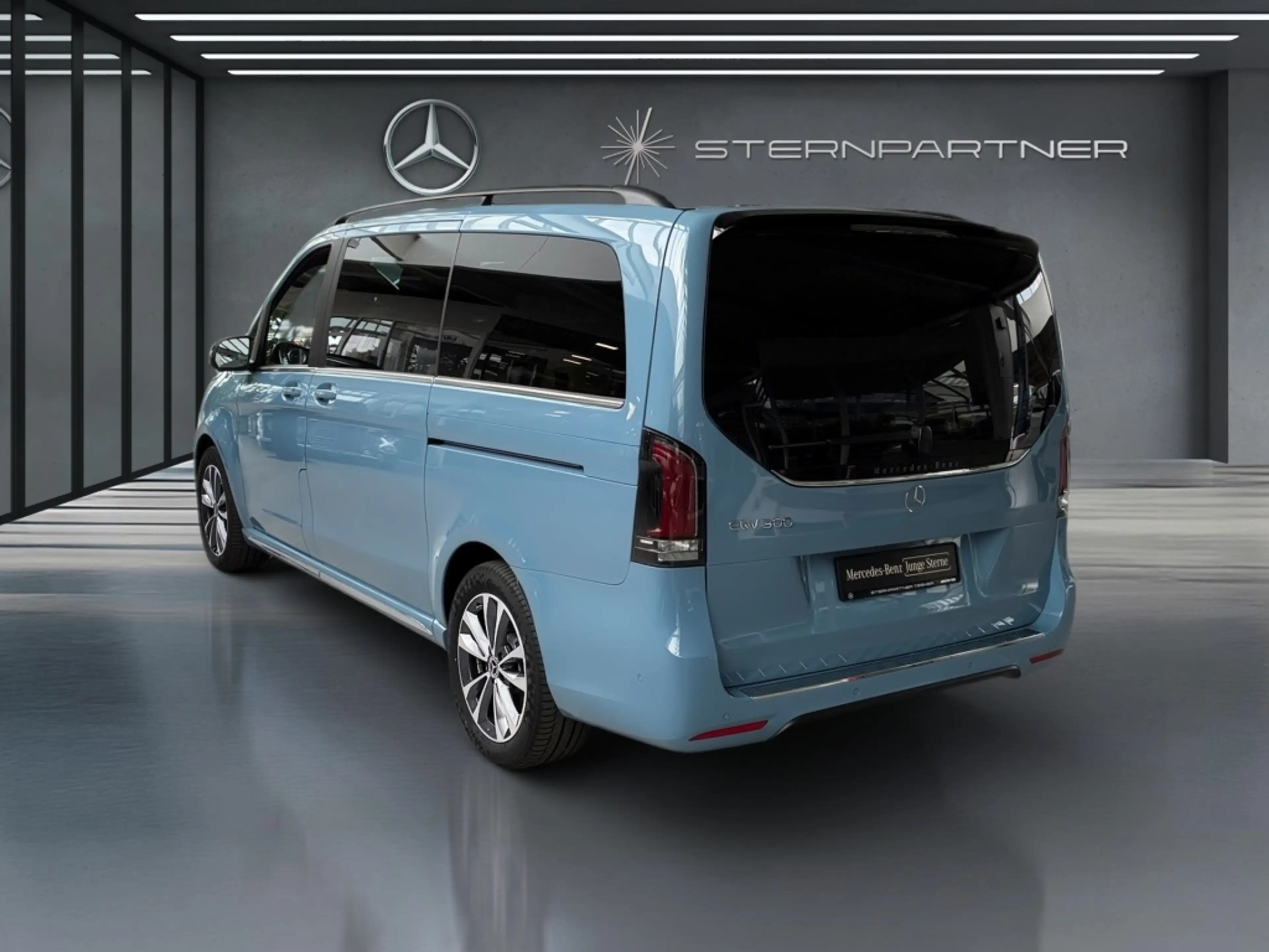 Mercedes-Benz EQV 300 Avantgarde Lang Airmatic, Burmester — photo 8