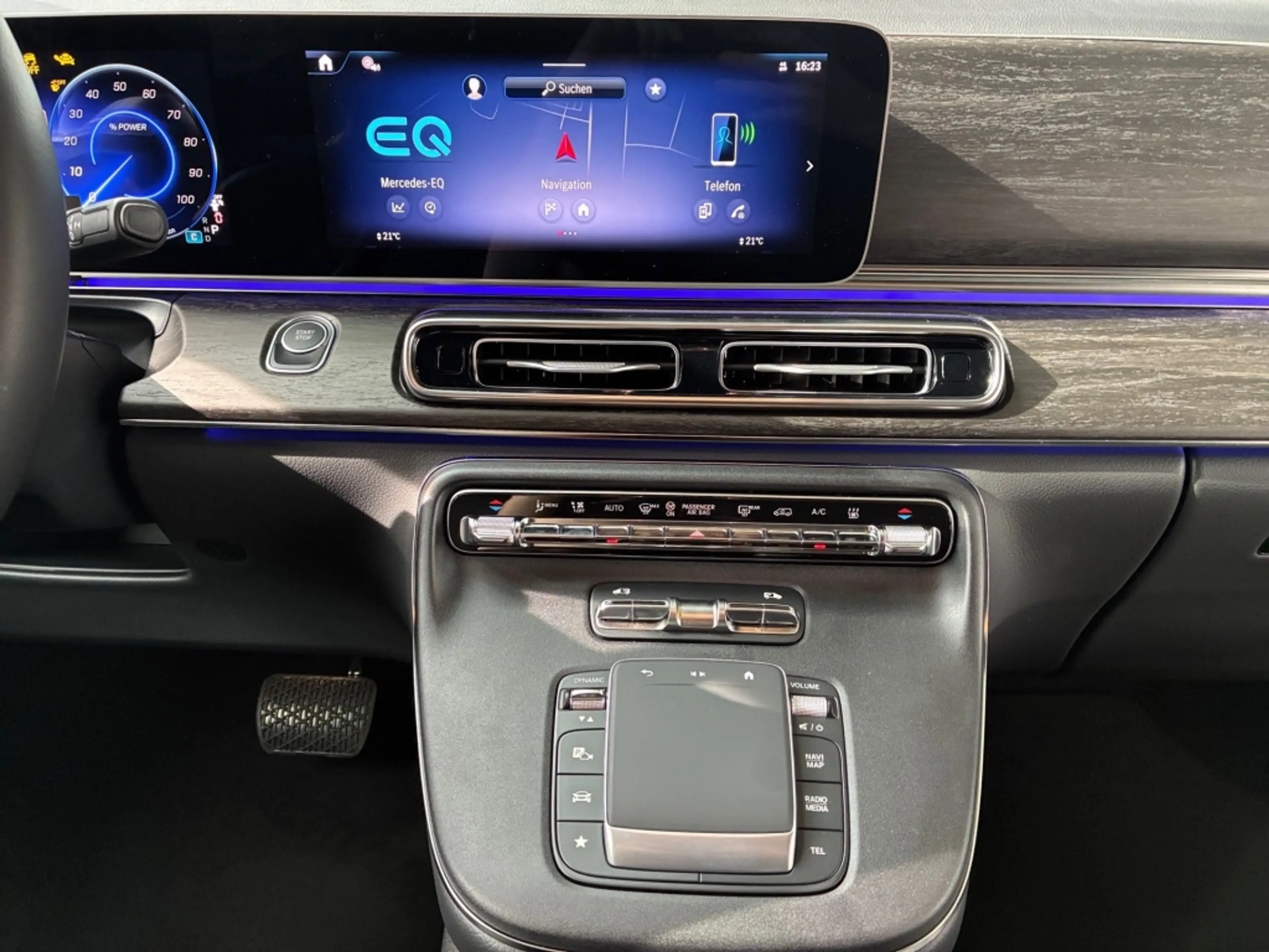 Mercedes-Benz EQV 300 Avantgarde Lang Airmatic, Burmester — photo 15