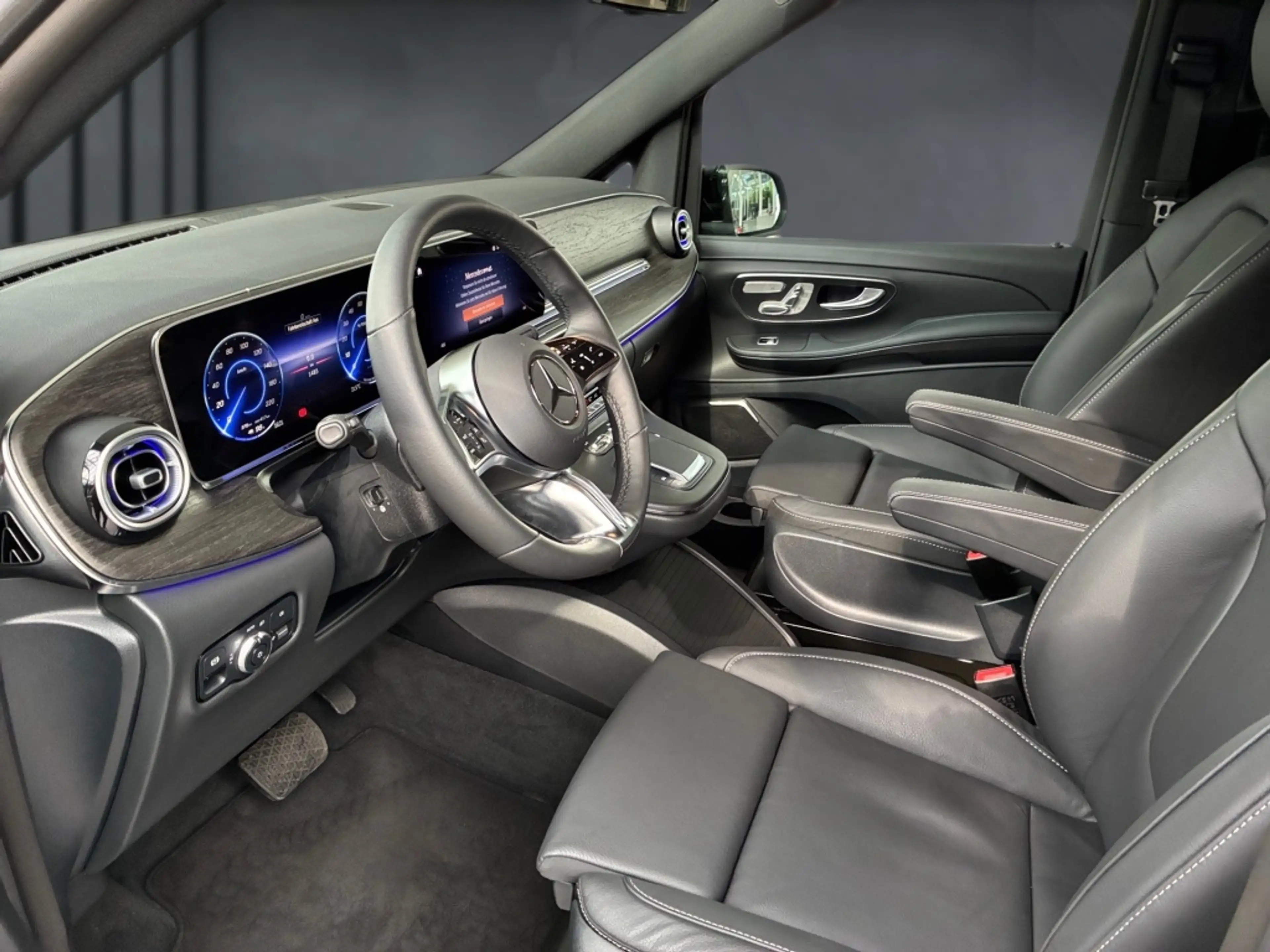 Mercedes-Benz EQV 300 Avantgarde Lang Airmatic, Burmester — photo 6