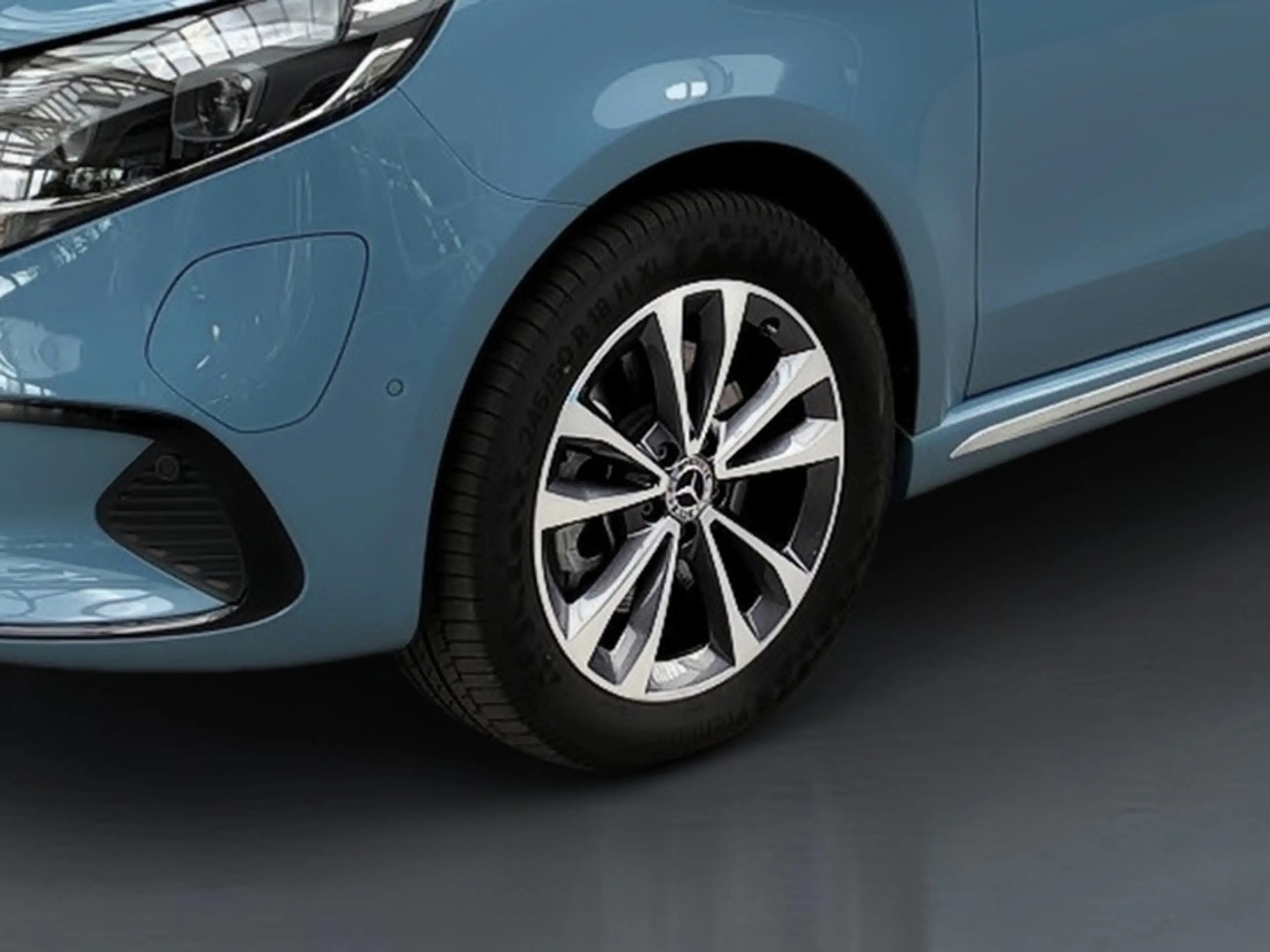 Mercedes-Benz EQV 300 Avantgarde Lang Airmatic, Burmester — photo 4
