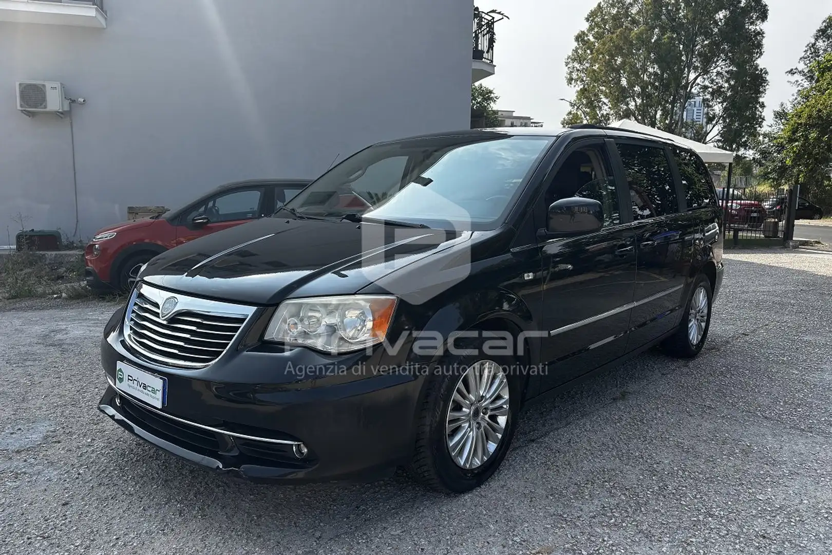 Lancia Voyager Voyager 2.8 Turbodiesel Gold 163 CV Negro - 1