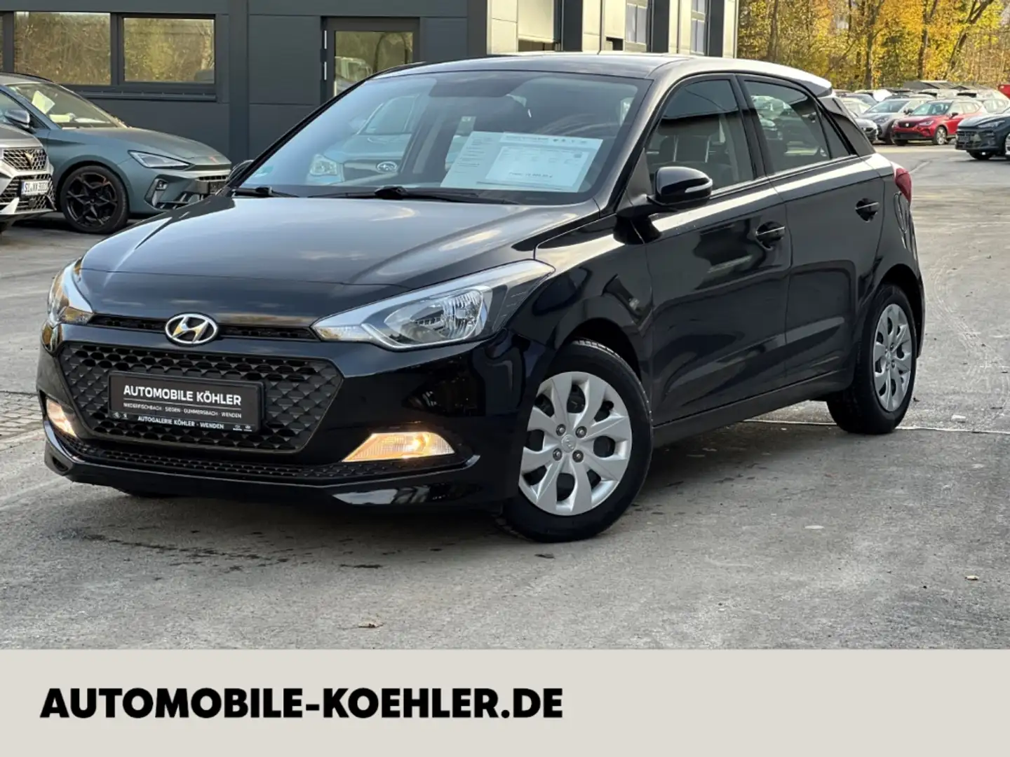 Hyundai i20 1.2 Classic Schaltgetriebe, Klima, ZV, FFB Schwarz - 1