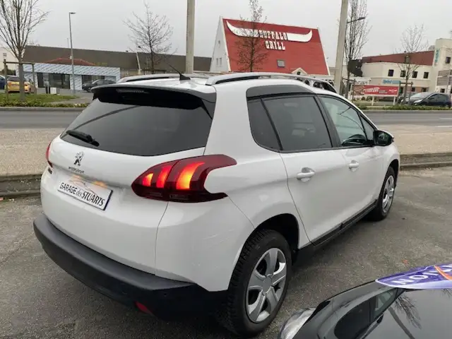 Peugeot 2008 view 3