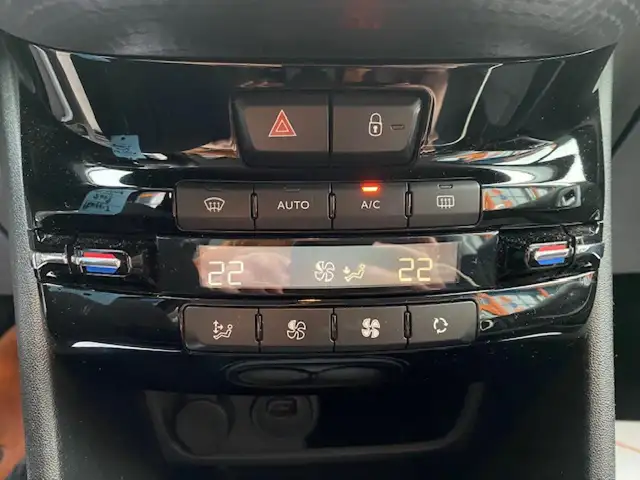 Peugeot 2008 view 14