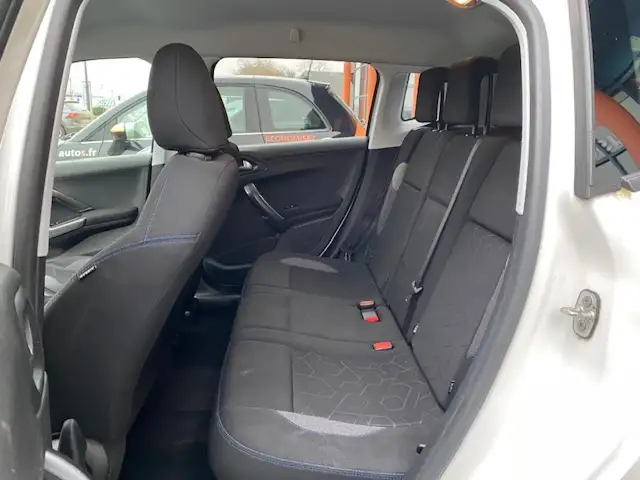 Peugeot 2008 view 5