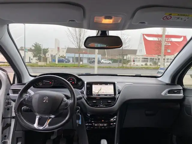 Peugeot 2008 view 6