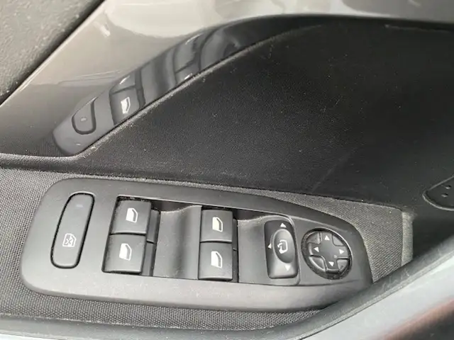 Peugeot 2008 view 21