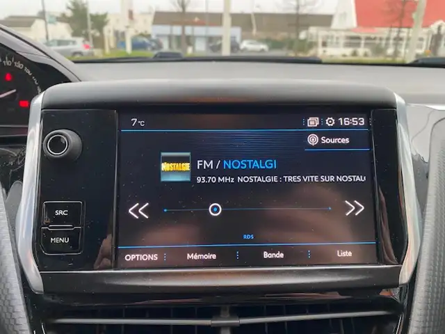Peugeot 2008 view 8