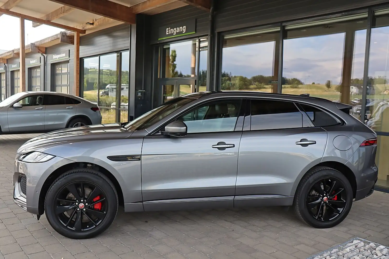 Jaguar F-Pace R-Dynamic S P400e PHEV AWD Aut. 20" ACC, BlackP... Grau - 2