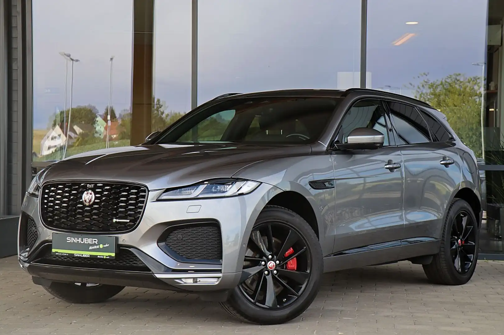Jaguar F-Pace R-Dynamic S P400e PHEV AWD Aut. NP €93tsd 20" A... Grau - 1