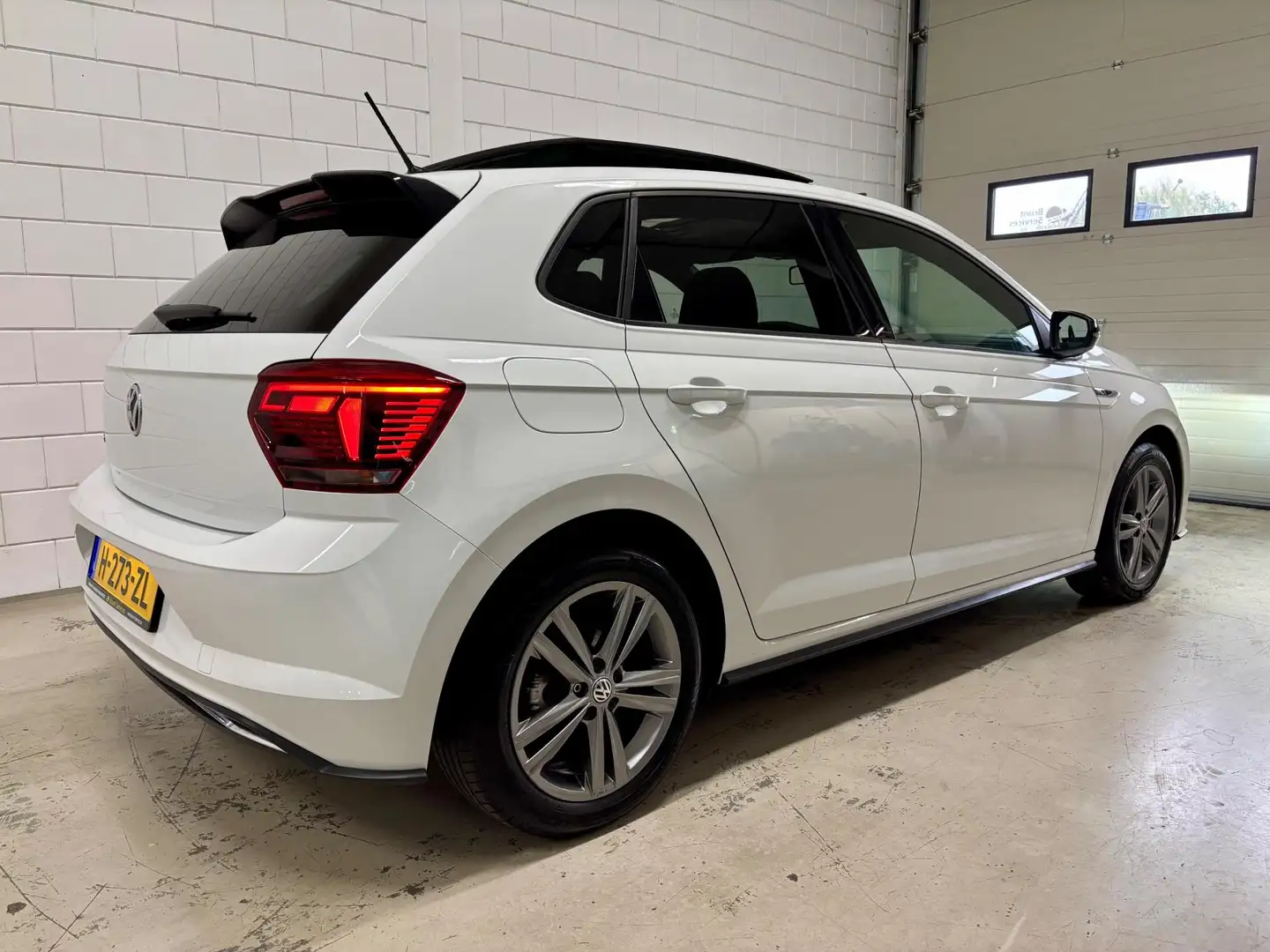 Volkswagen Polo 1.5 TSI Highline R-Line|Dsg|Panodak|150pk|Alcantar Wit - 2