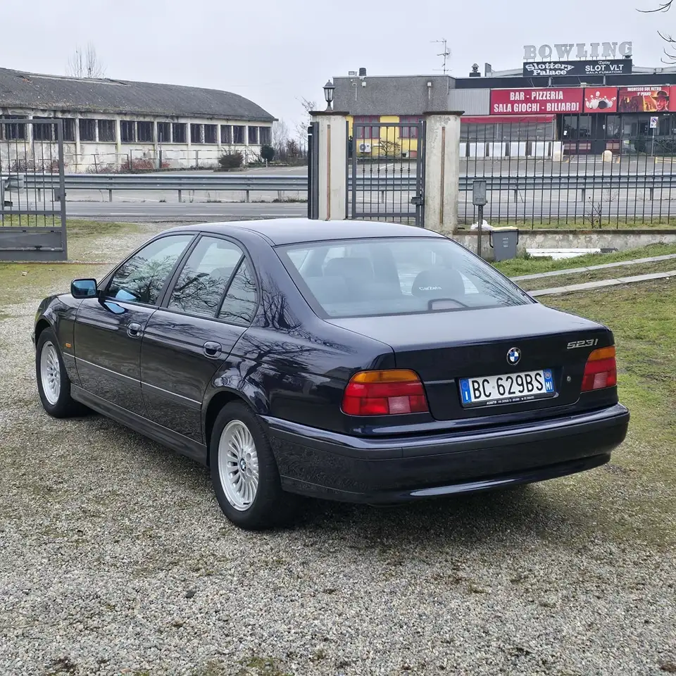 BMW 523i Futura, foto 4