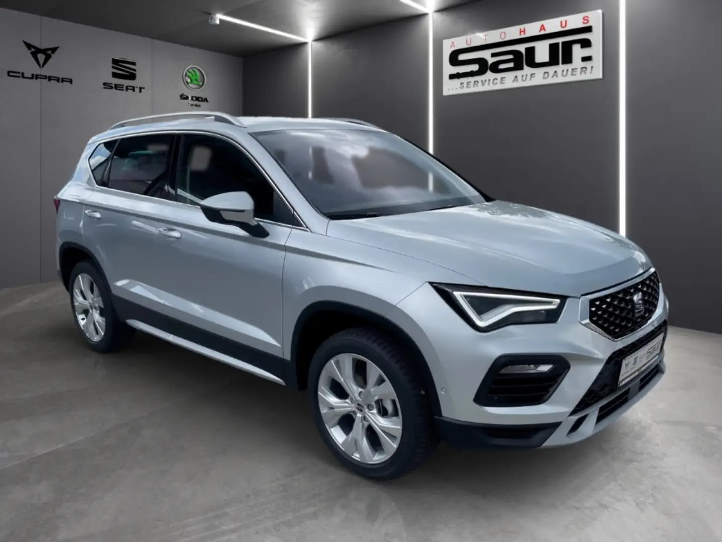 SEAT Ateca Xperience 1.5 TSI DSG AHK BEATS TOP VIEW KAMERA NA Silber - 2
