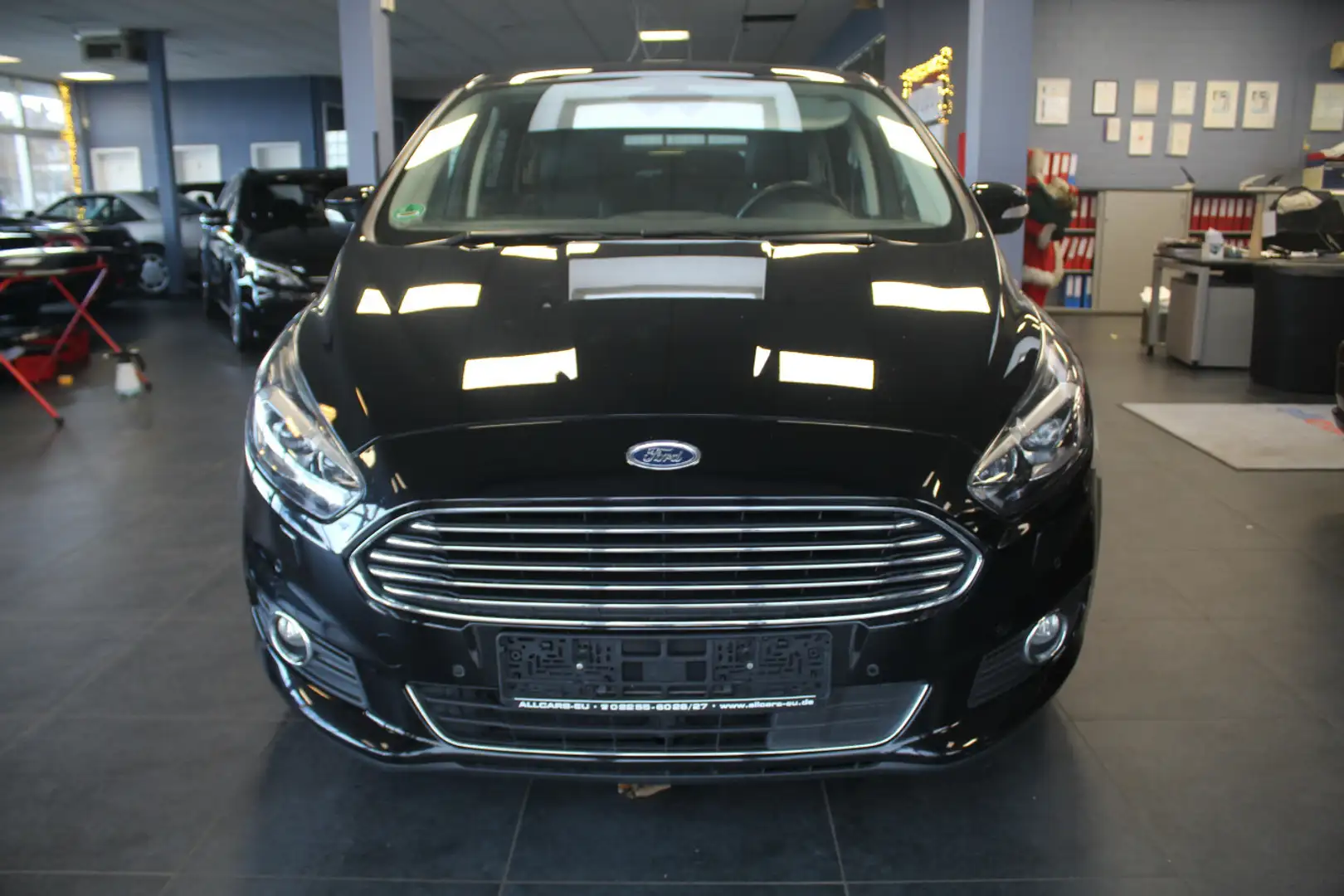 Ford S-Max 2.0 TDCi Aut. Allrad Titanium - 7-Sitzer Schwarz - 2