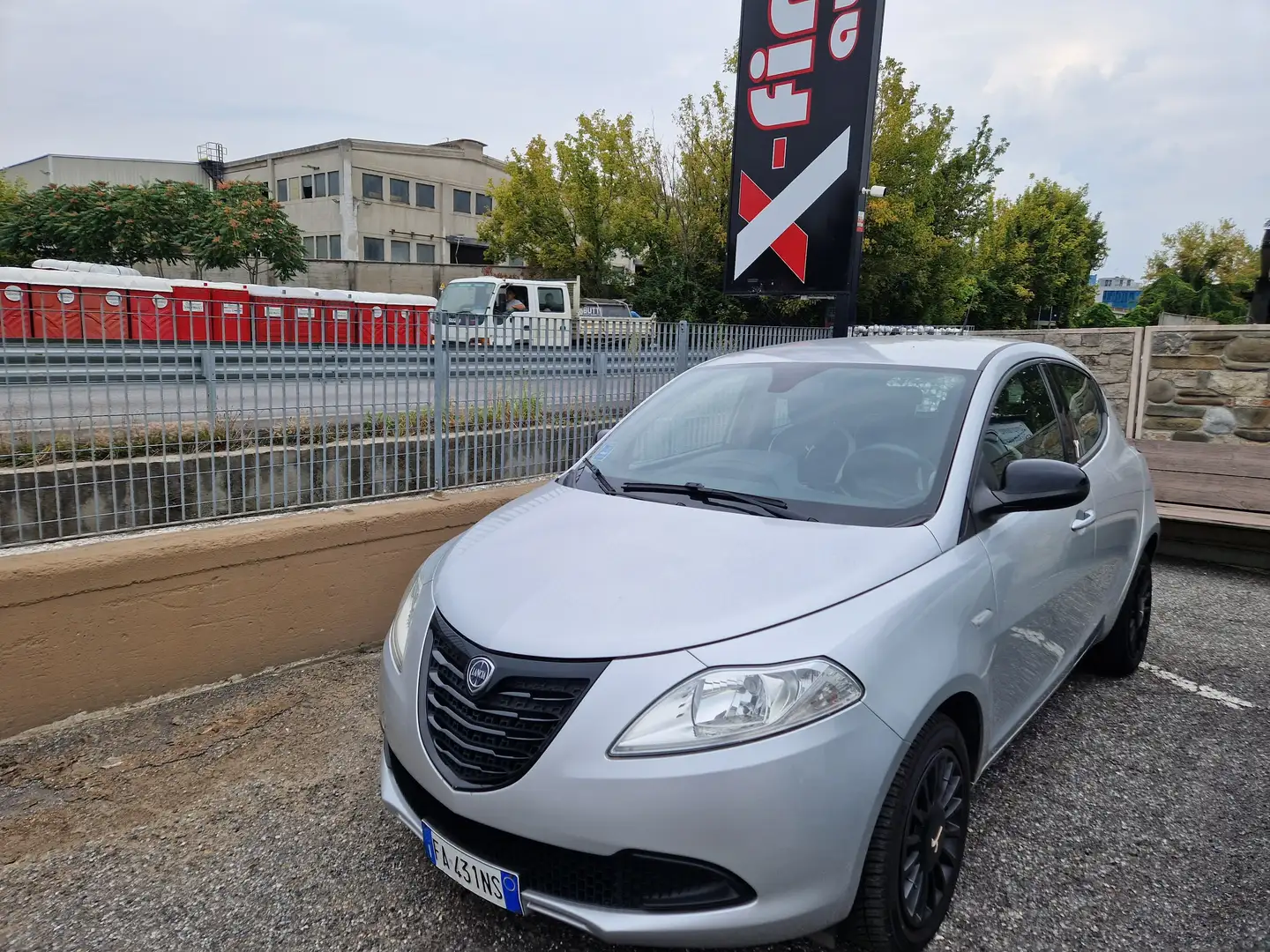 Lancia Ypsilon Ypsilon III 2011 1.3 mjt Gold s Argent - 1
