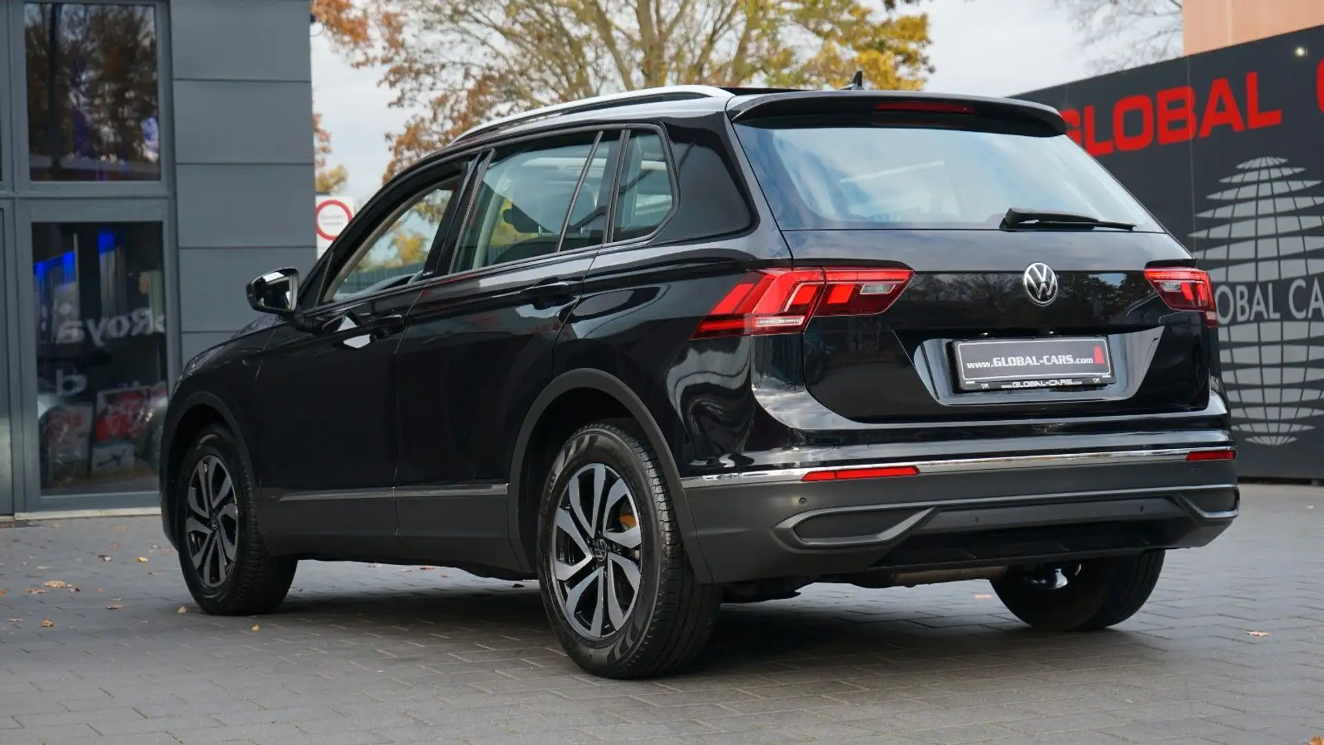 Volkswagen Tiguan TIGUAN 2.0TDi ACTIVE*PANO*VIRTUAL*ACC*FAHRSCHULE Schwarz - 2