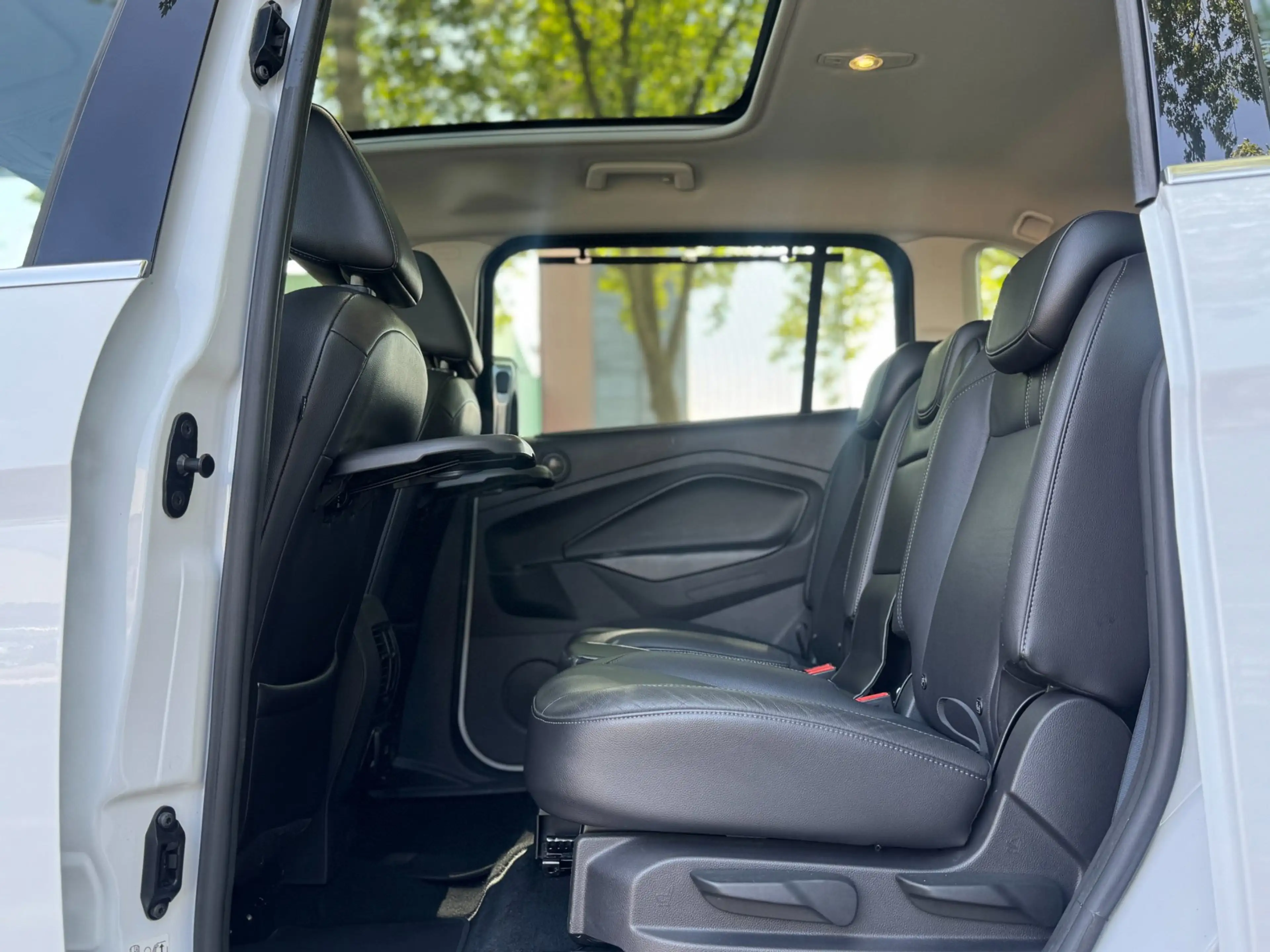 Ford Grand C-Max 1.0 Titanium 7 zits PANO Leer Facelift Vol Dealer — photo 39