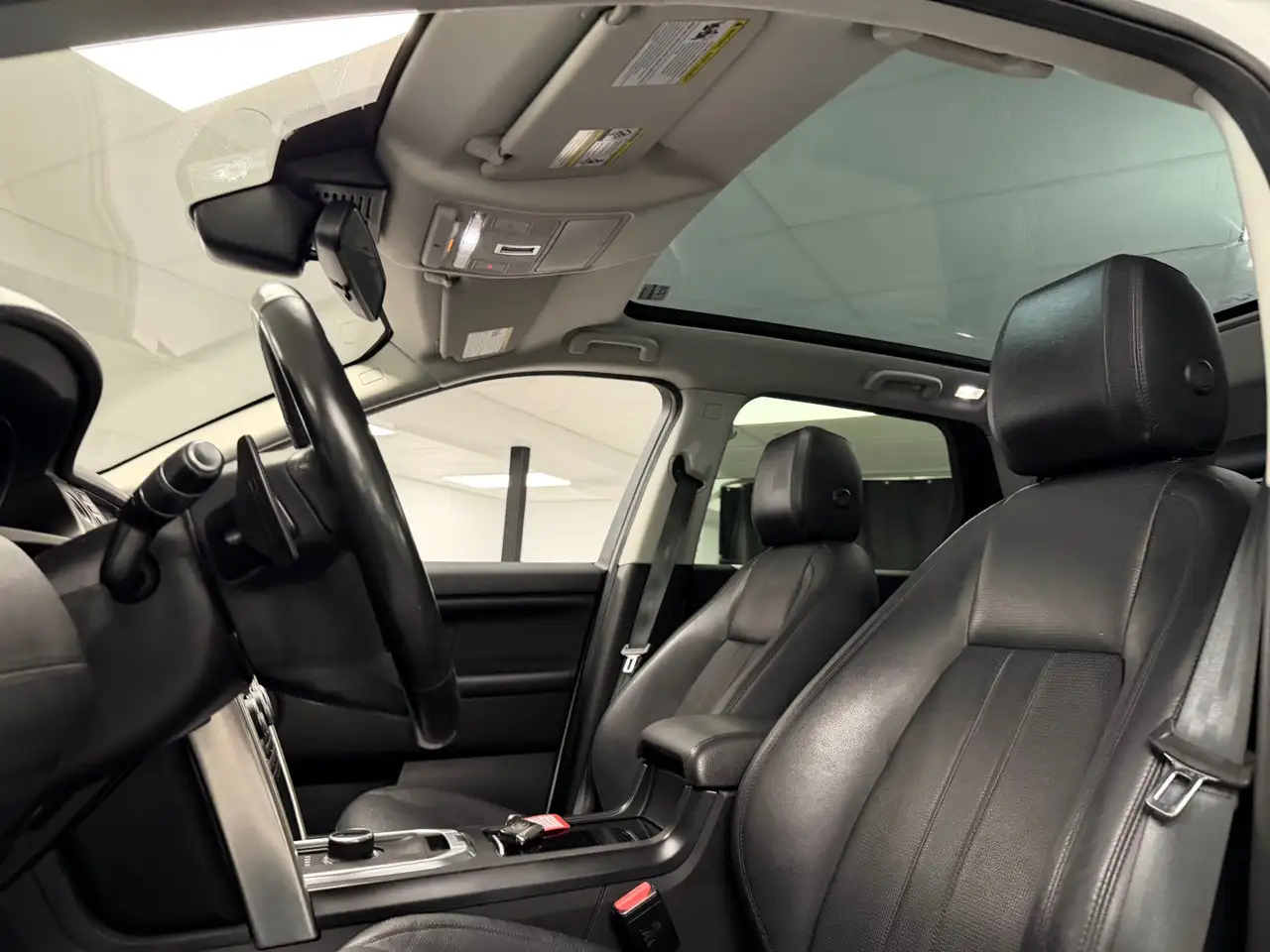 Land Rover Discovery Sport снимка Land Rover Discovery Sport