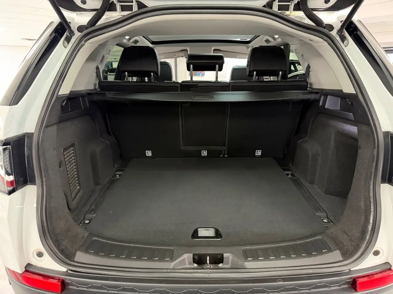 Land Rover Discovery Sport снимка Land Rover Discovery Sport