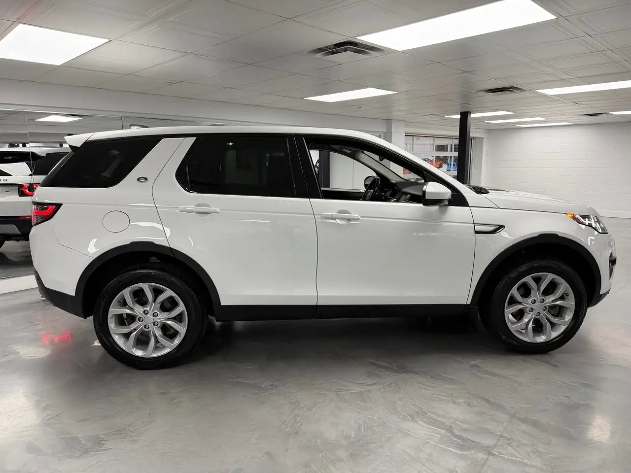 Land Rover Discovery Sport снимка Land Rover Discovery Sport