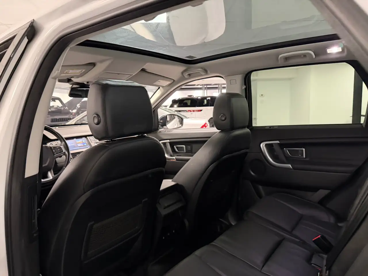 Land Rover Discovery Sport снимка Land Rover Discovery Sport