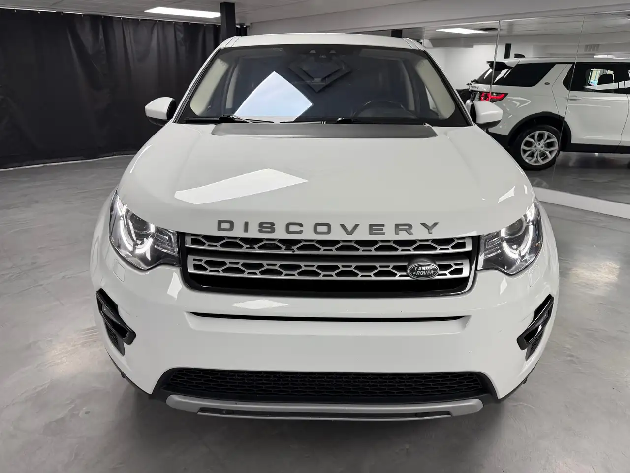 Land Rover Discovery Sport снимка Land Rover Discovery Sport