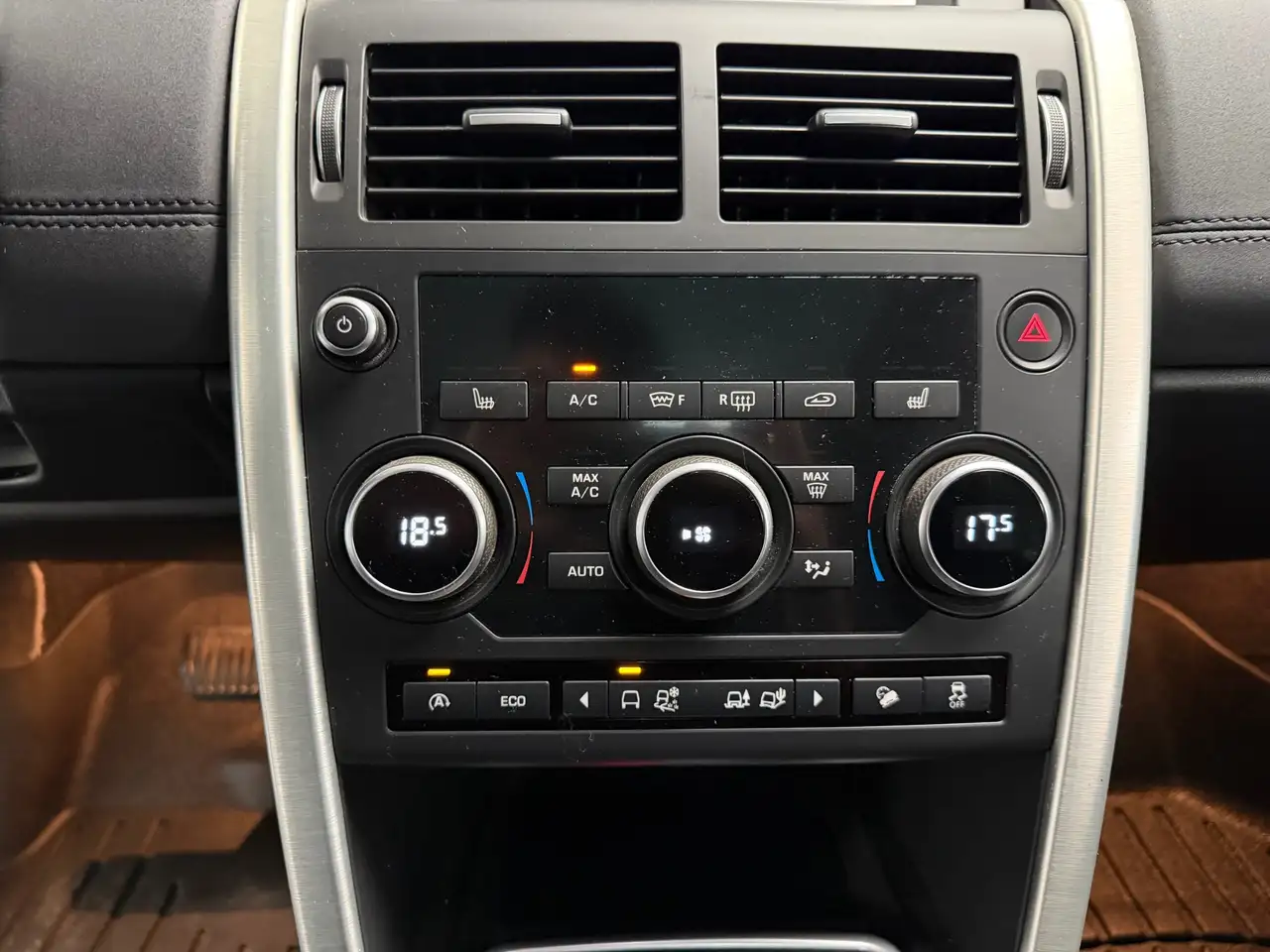 Land Rover Discovery Sport снимка Land Rover Discovery Sport