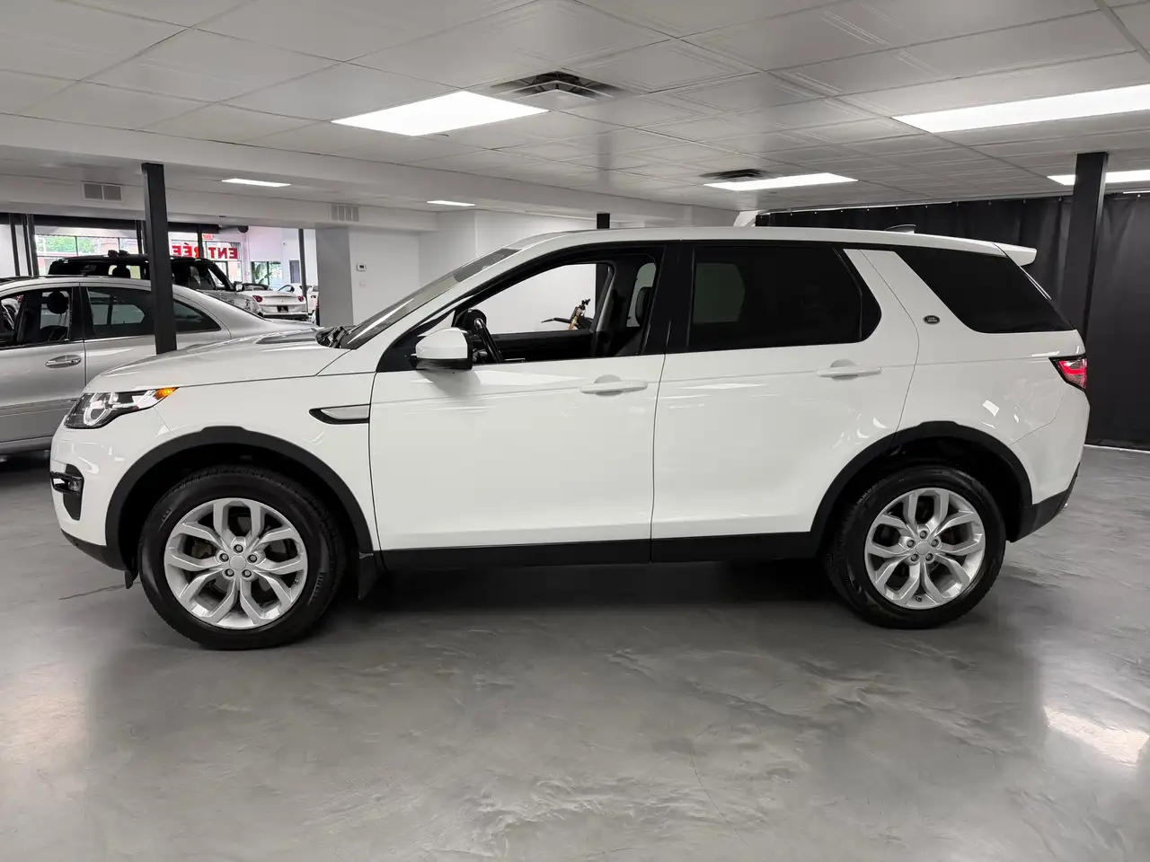 Land Rover Discovery Sport снимка Land Rover Discovery Sport