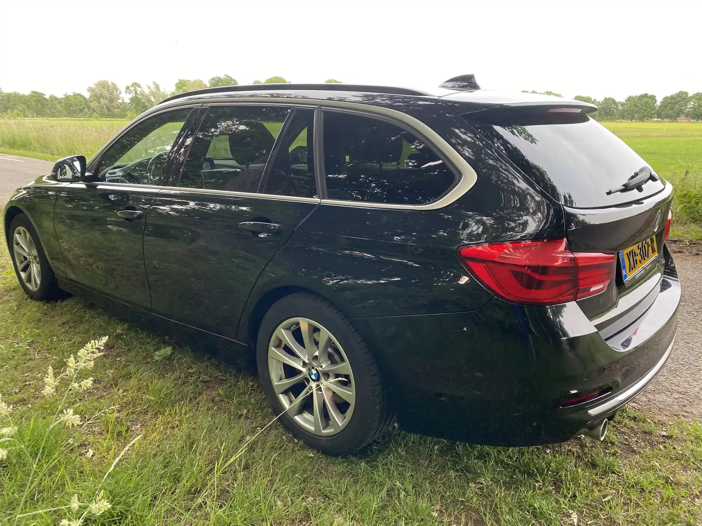 BMW 318 318 Lux.Ed Zwart - 1