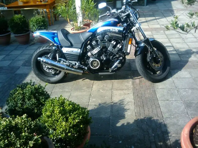 Yamaha Vmax - foto 4