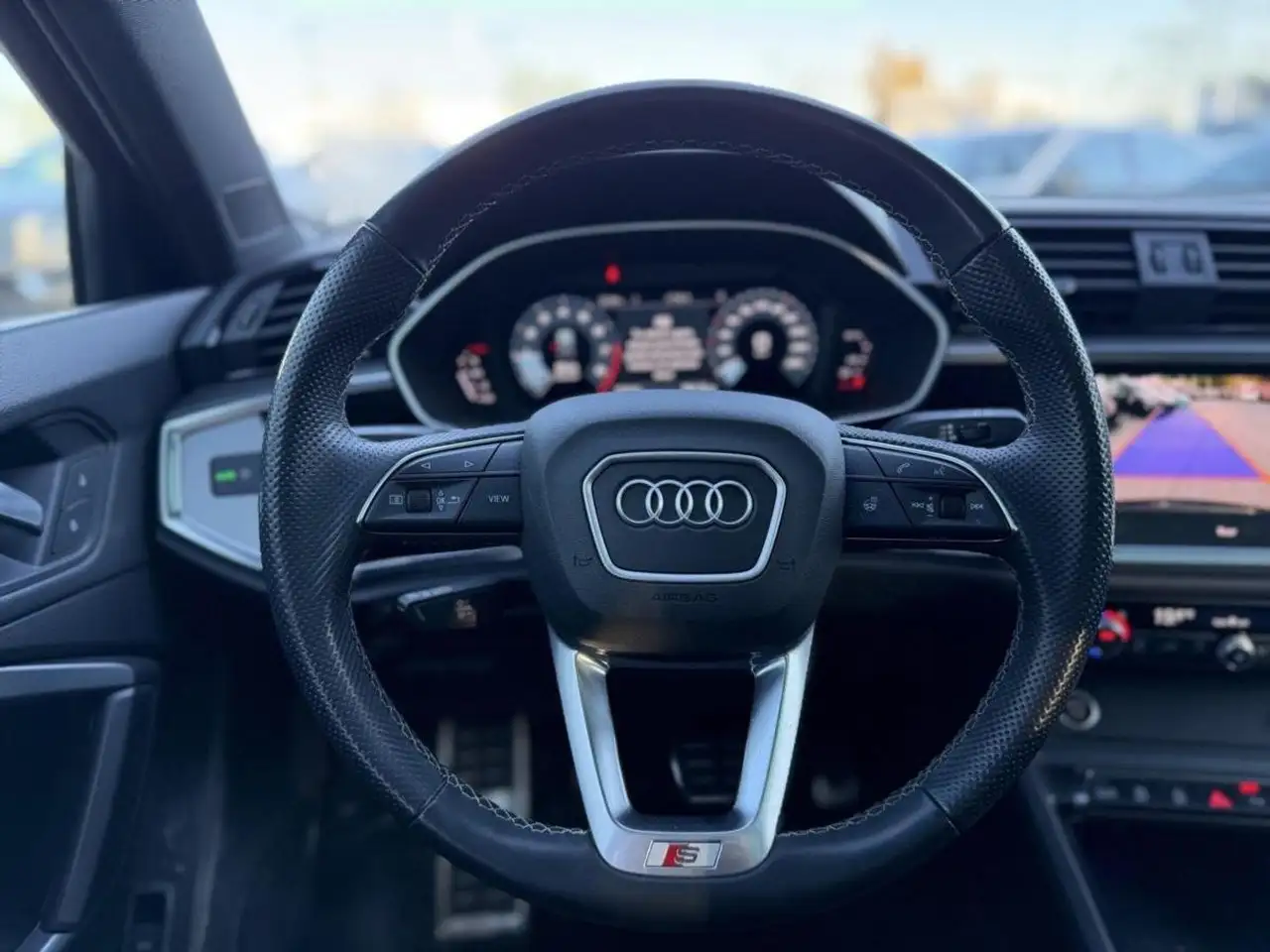 Audi Q3 снимка Audi Q3