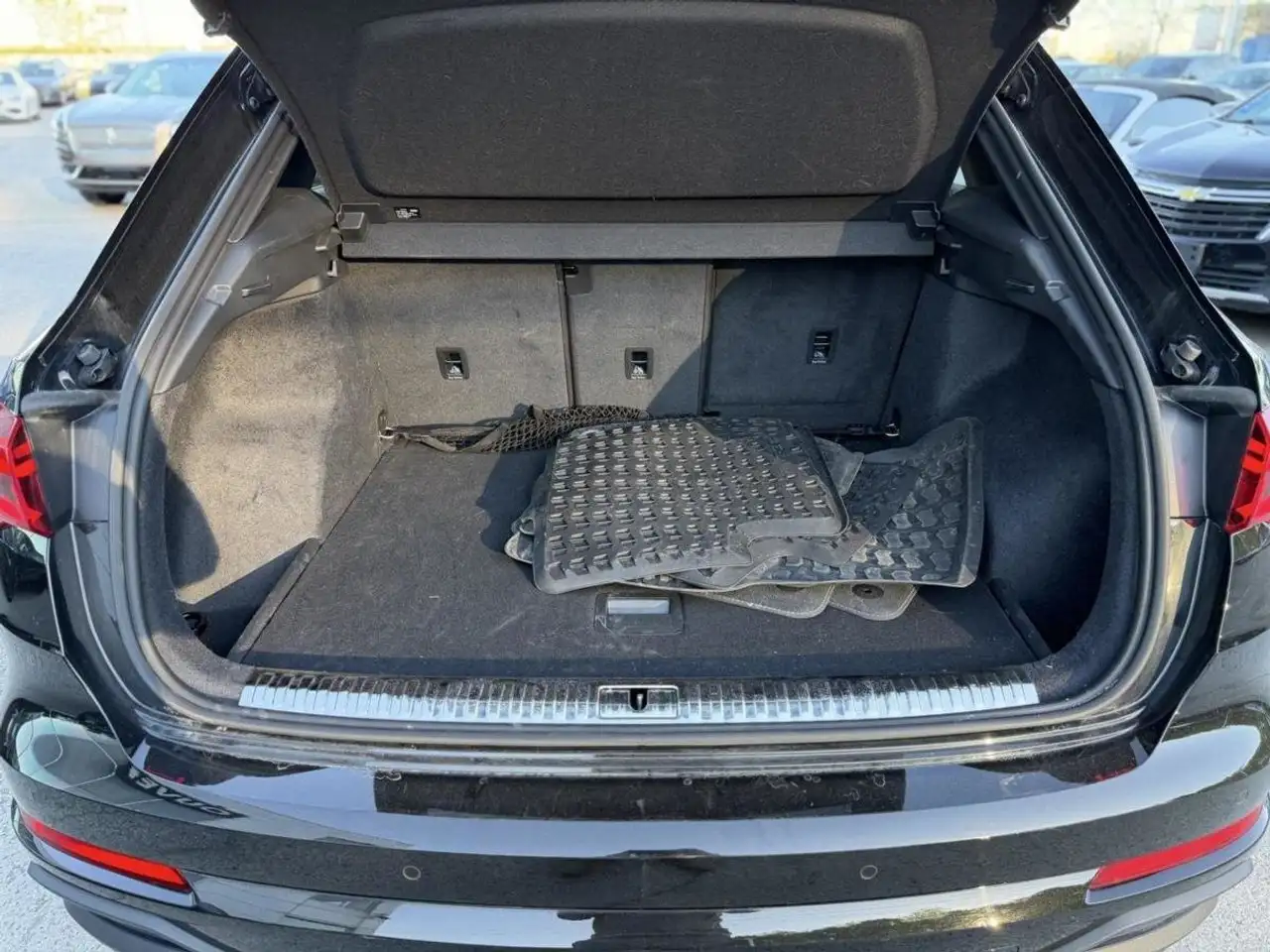 Audi Q3 снимка Audi Q3